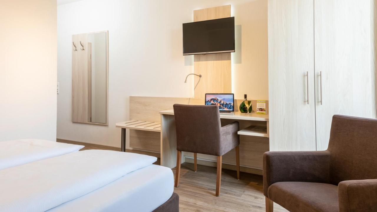 Hausen  Hotel Am Wiesenweg L 24H Check-In מראה חיצוני תמונה